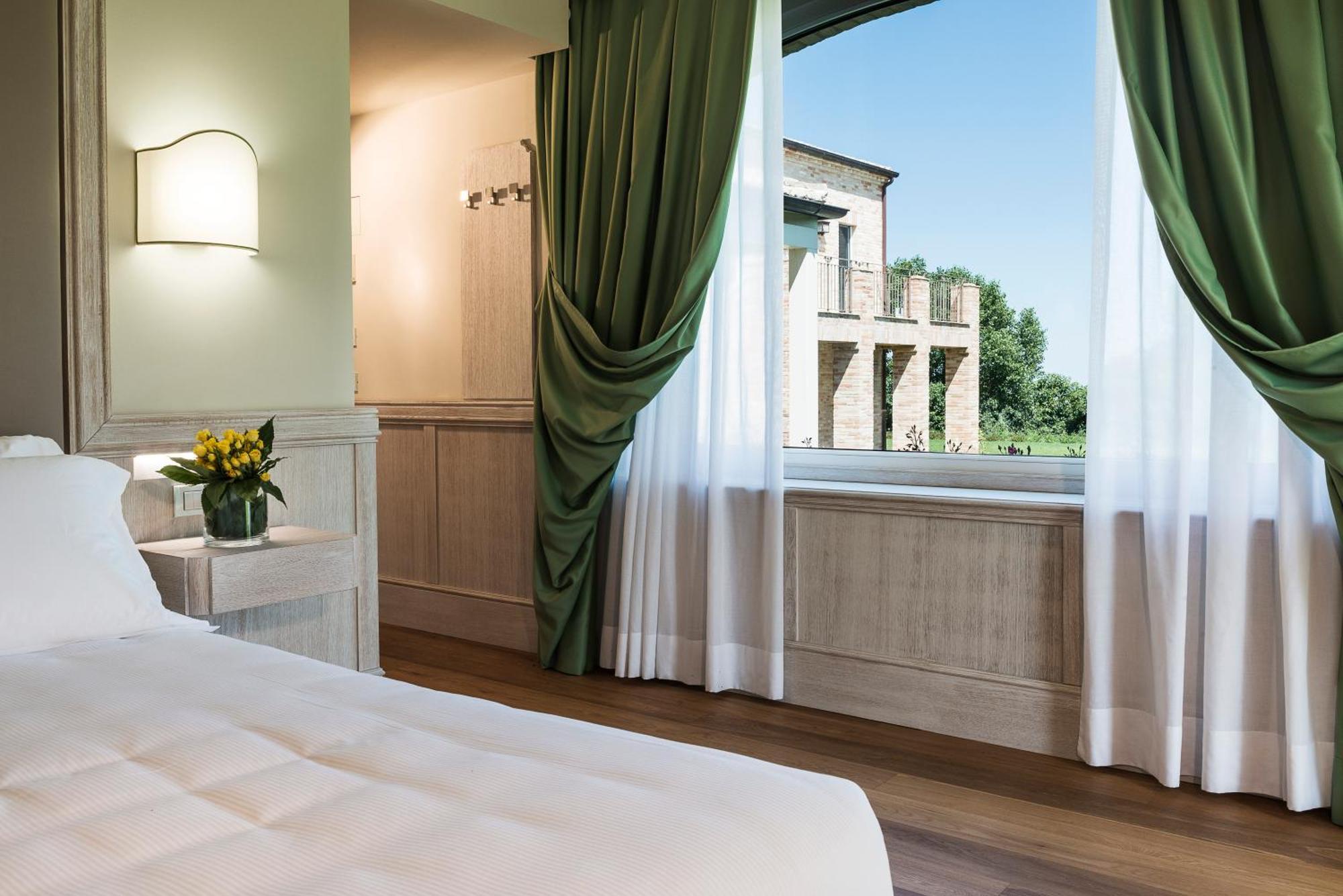Officina Del Sole Resort 4*